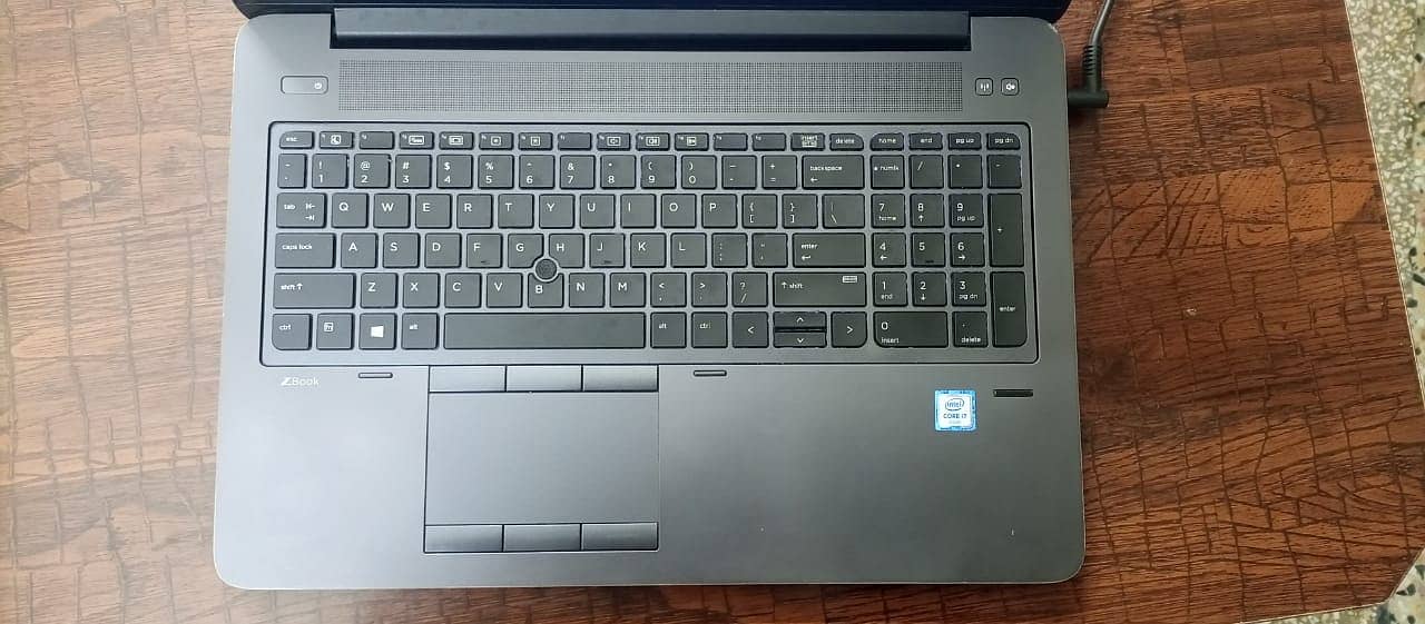 Hp Zbook 15 G3 Intel Core i3-6th Gen Quad Core 8 MB Cashe - Ram 16 GB 5