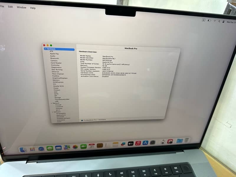 M1 pro macbook, 16 gb ,512 gb 16 inches 10/10 lush 6