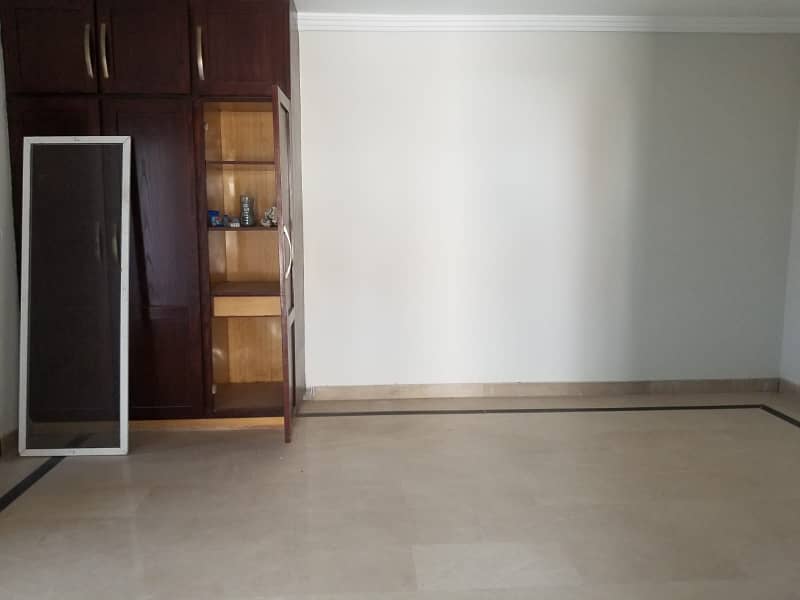 HOUSE AVAILABLE FOR RENT IN BANIGALA 2