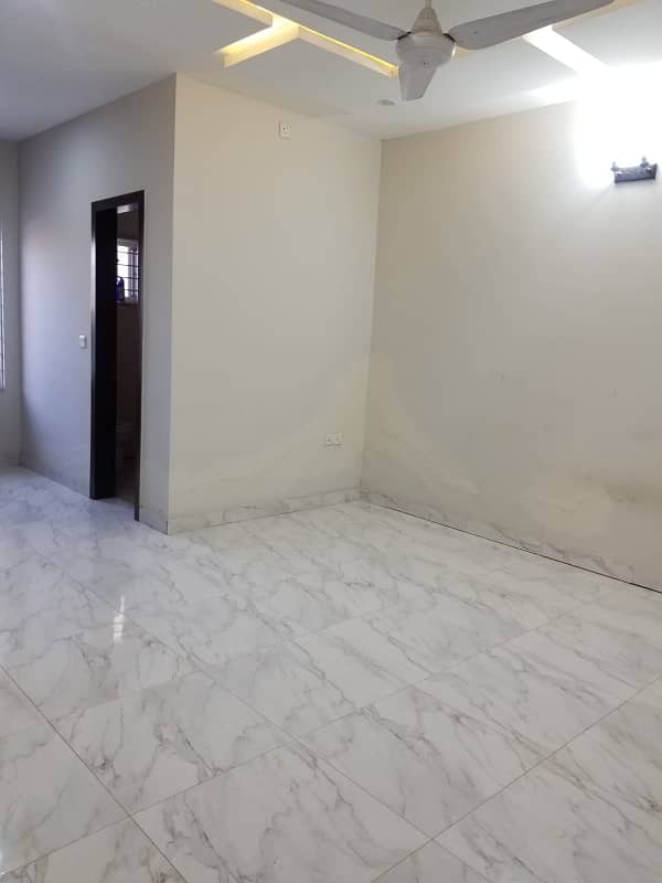 HOUSE AVAILABLE FOR RENT IN BANIGALA 24