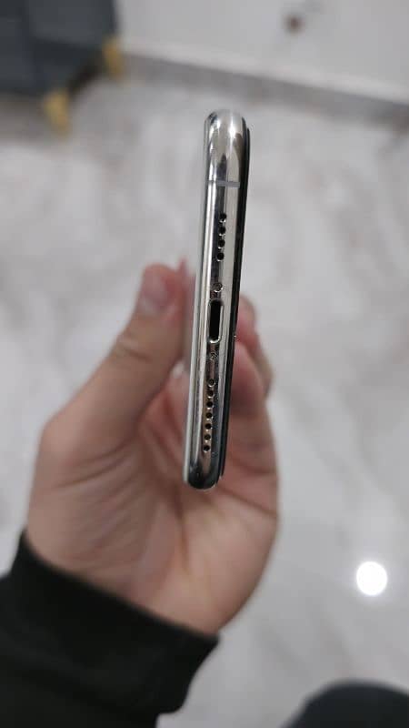 Iphone XS Max 256gb White PTA Approved 5