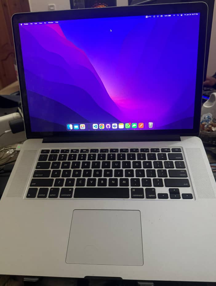 Macbook pro mid 2015 0