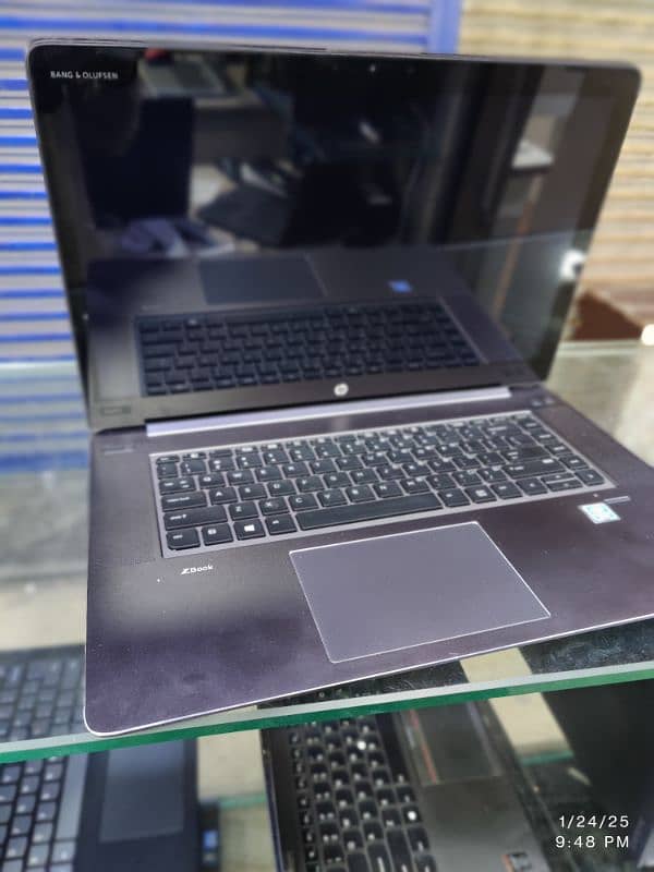 HP ZBOOK studio G3 i7 6th HQ 4GB Graphic 1