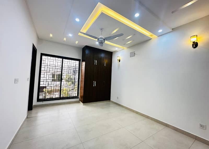 10 Marla Spanish House for sale in Paragon City lahore 12