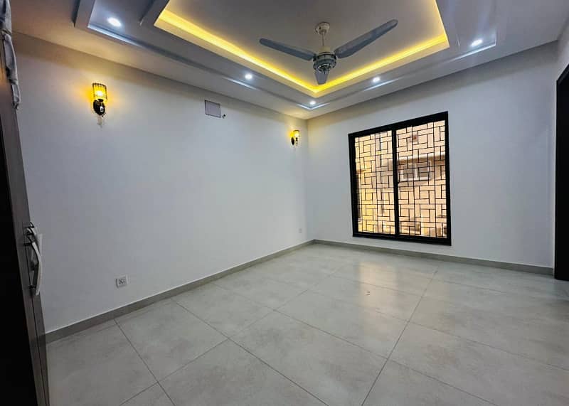 10 Marla Spanish House for sale in Paragon City lahore 16