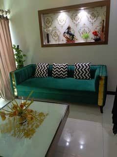 Green Sofa 5 Seater with Table