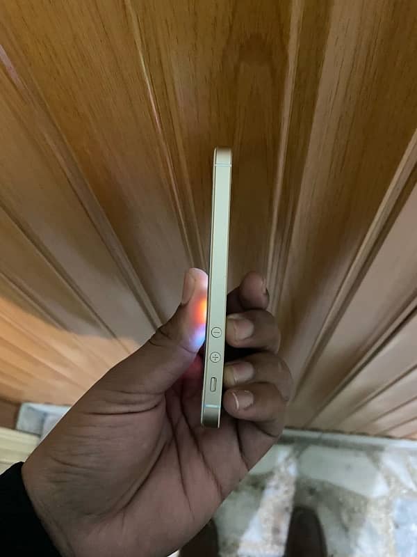 iphone se urgent sale pta approved 4