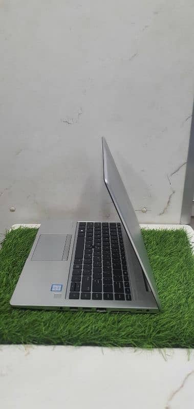 HP ELITEBOOK 840 G5 4