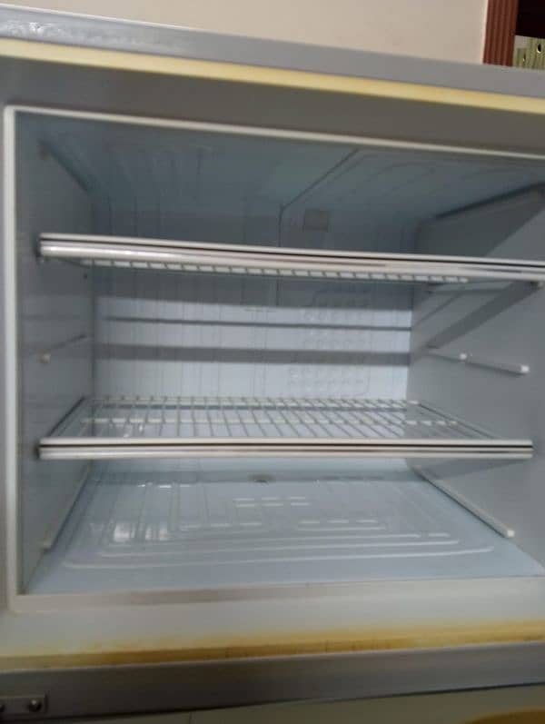 Dawlance refrigerator 0