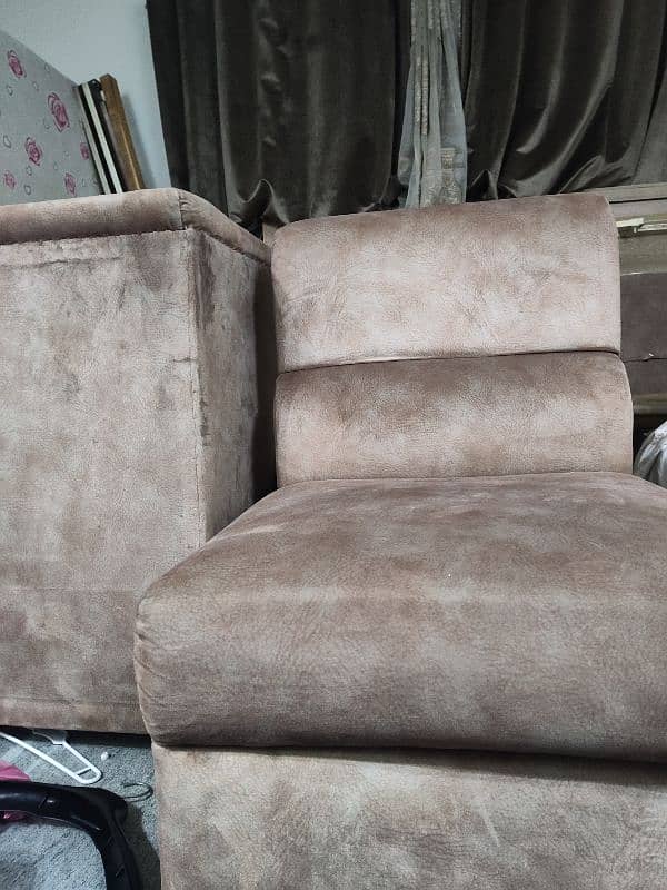 8 seater Sofa Set for sale in Mint condition. 2