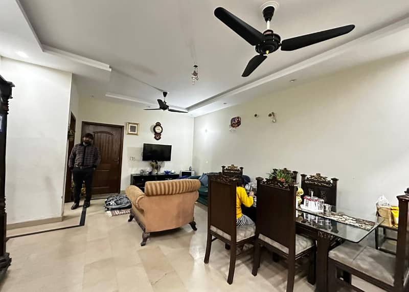 10 Marla luxury House available For Sale In Paragon City Lahore 3