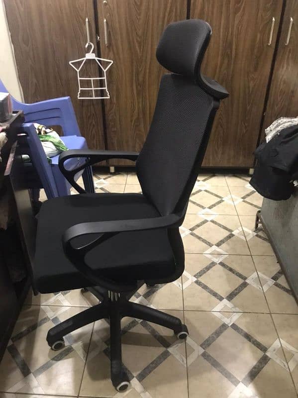 Exactive chair urgent sale 1