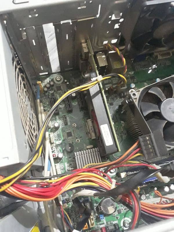 Computer for sale/Amd A6 processor/Low price/Good Condition/10by10 2