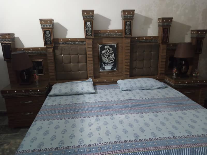 King size wooden bed With Mattress 0