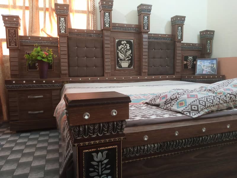 King size wooden bed With Mattress 1