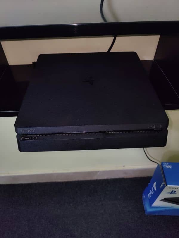 Playstation 4 Slim 1TB black. 2