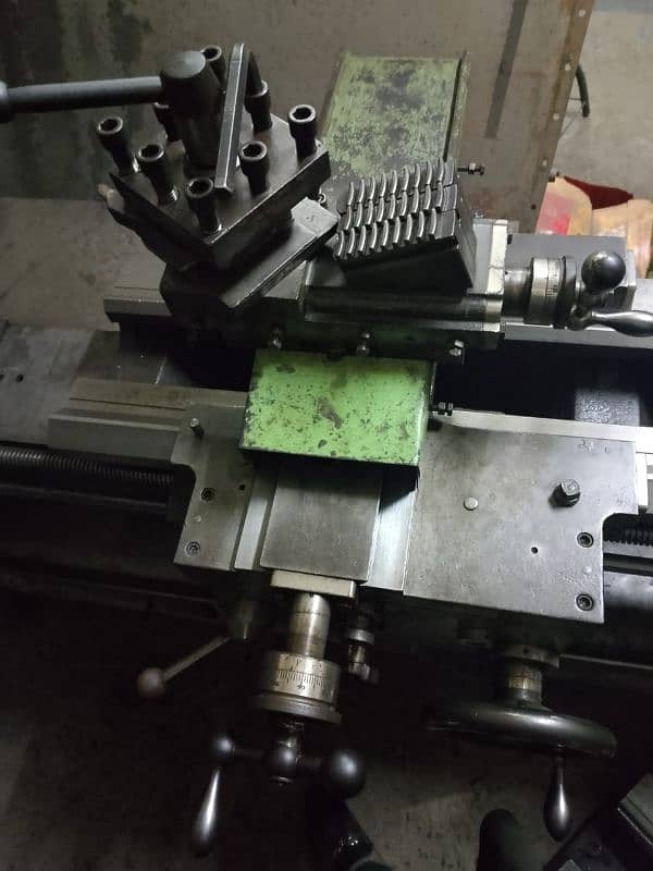 Center Lathe Machine 2