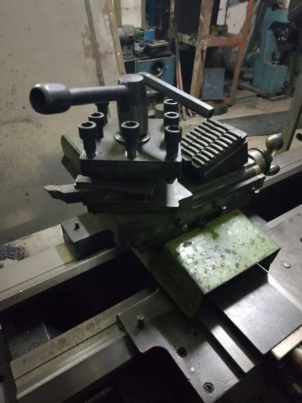 Center Lathe Machine 4