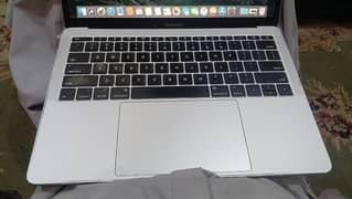 Macbook pro model 2017 screen tora crack hai