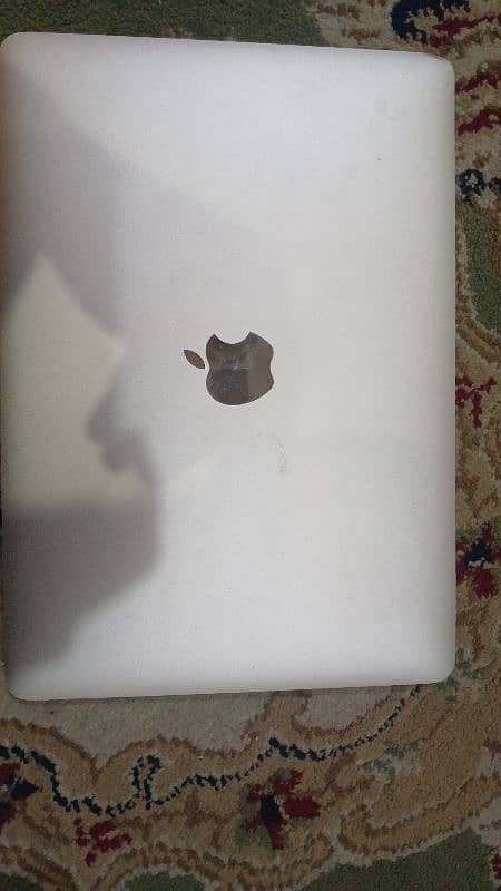 Macbook pro model 2017 screen tora crack hai 2