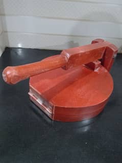 Roti maker wooden