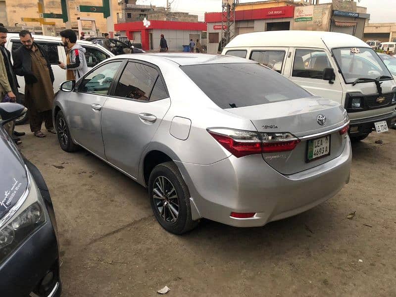 Toyota Corolla GLI 2017 end new shape 2