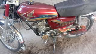 Honda 125 model 2019 A red colour good condition documents complete