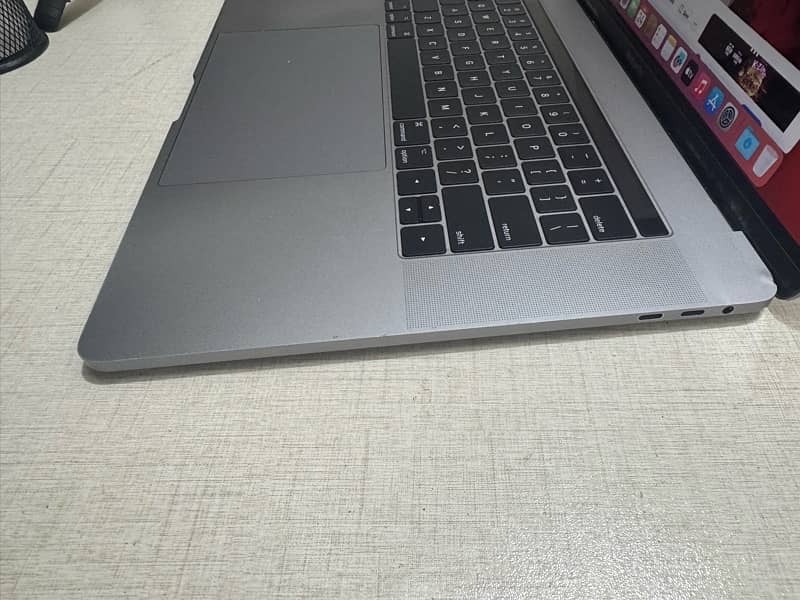 MACBOOK PRO 2017 | 15.4 INCH | TOUCHBAR 0