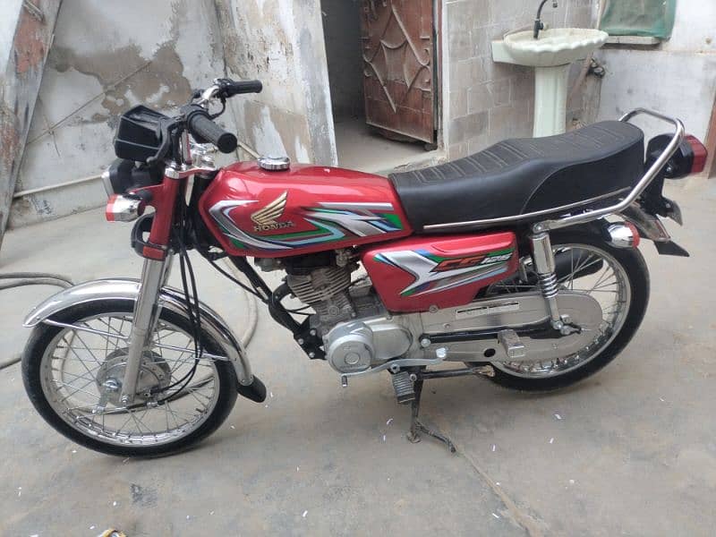 Honda 125 Model 23 Karachi  number  03142260991 3