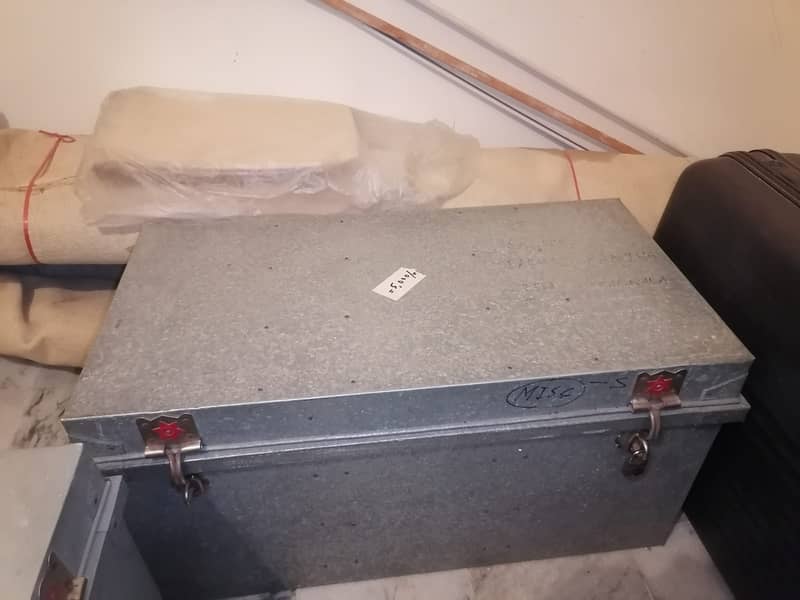 TV Trolly, Trunks, & Carpets for Sale! 1