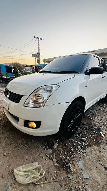 Suzuki Swift 2011 0