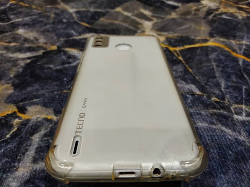 Tecno Spark 6 Go 2