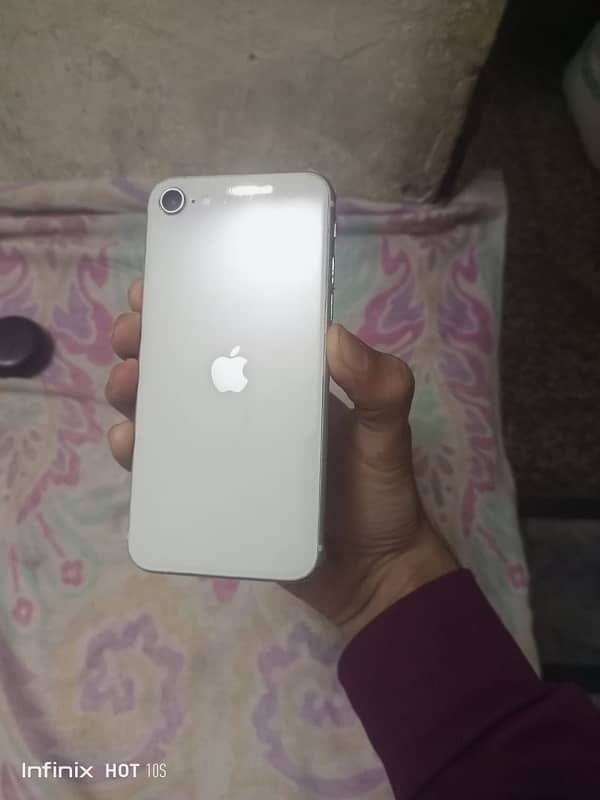 iPhone SE 2020 64gb factory unlock 14