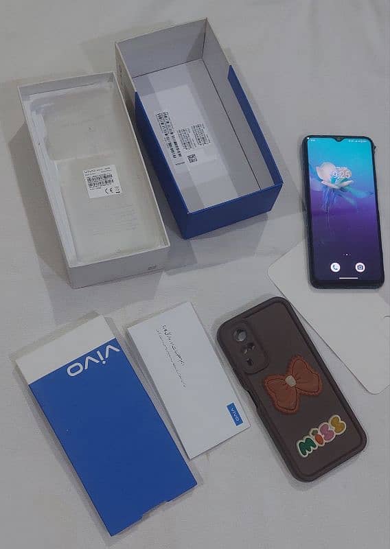 vivo y31 4/128 daba charger Sath he full box 9