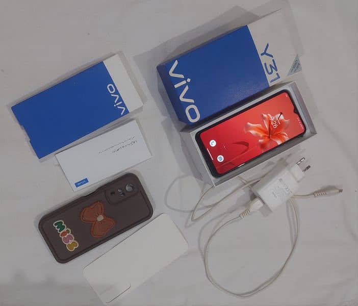 vivo y31 4/128 daba charger Sath he full box 10