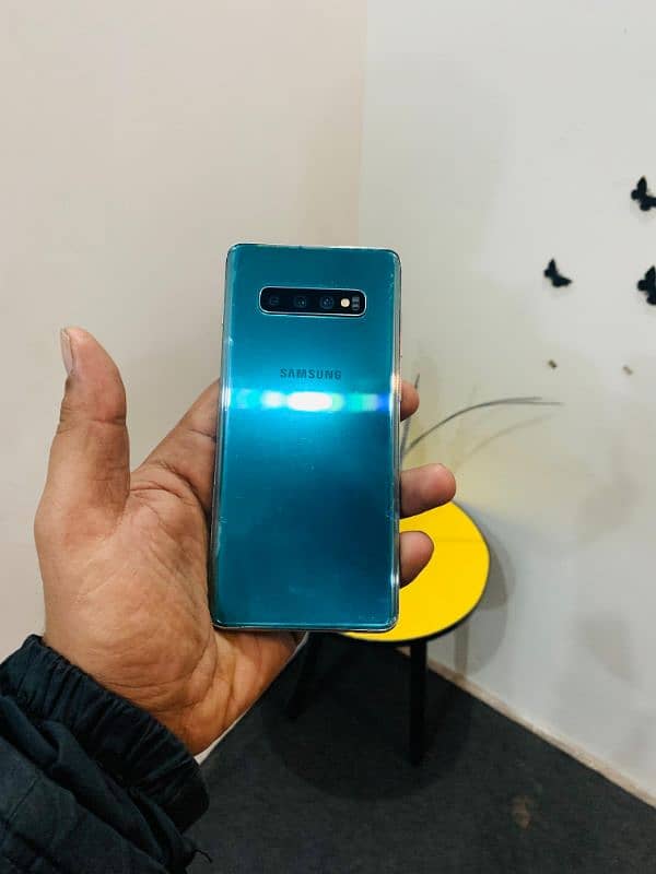 Samsung Galaxy S10Plus 1