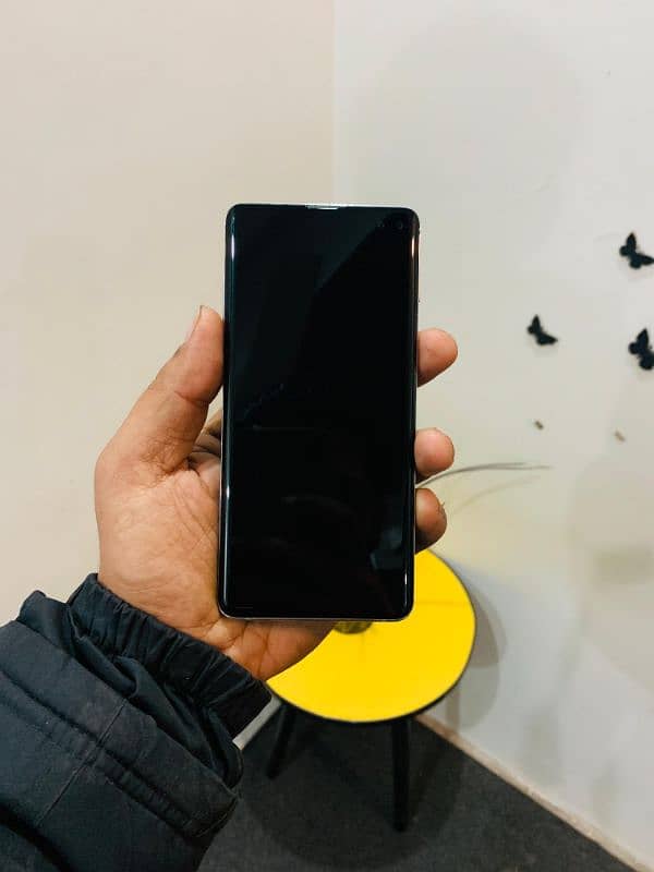 Samsung Galaxy S10Plus 3