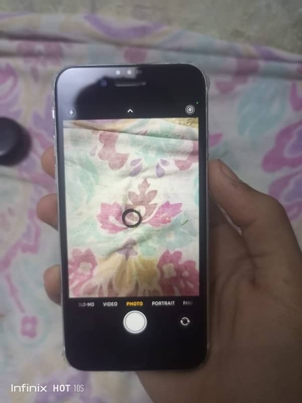 iPhone SE 2020 64gb factory unlock 10