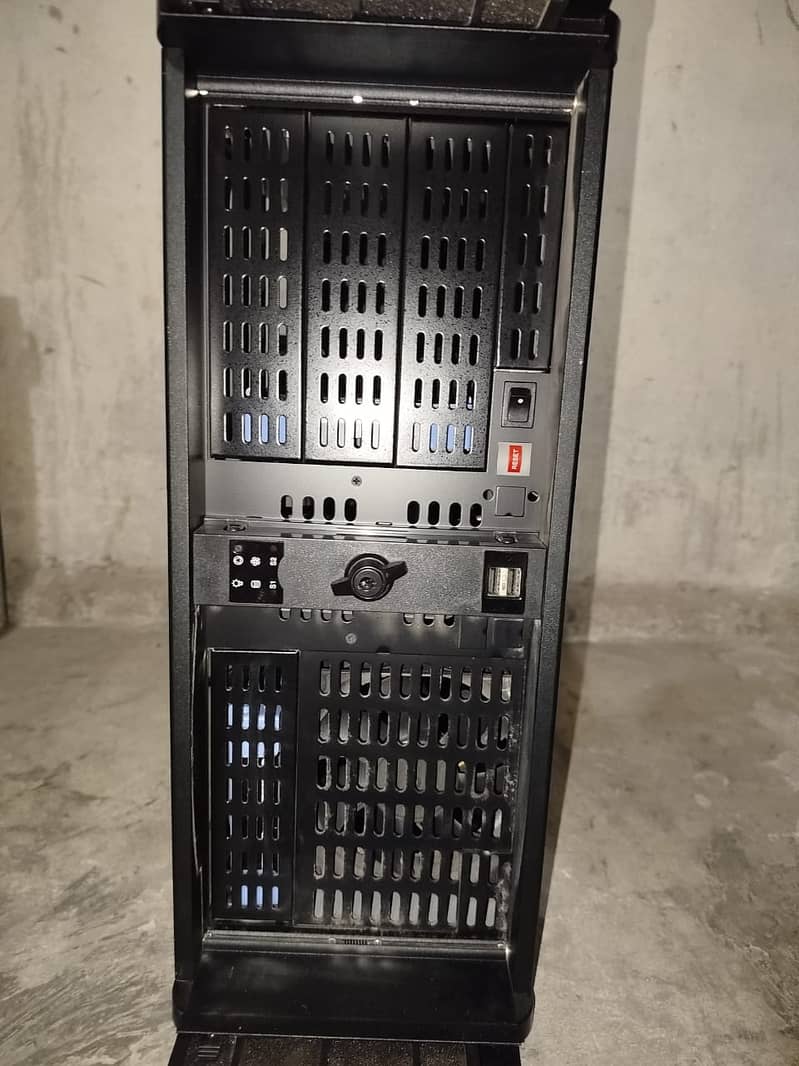 Core i5 8th Generation / 32GB (RGB) Ram / 250GB NVME / GTX 1080 8GB 1