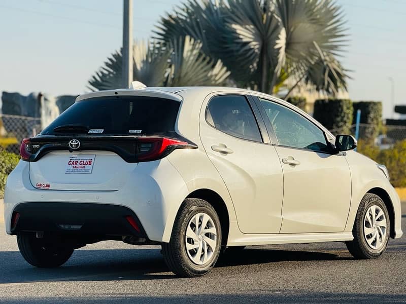 Toyota Yaris 2021 G LED 7