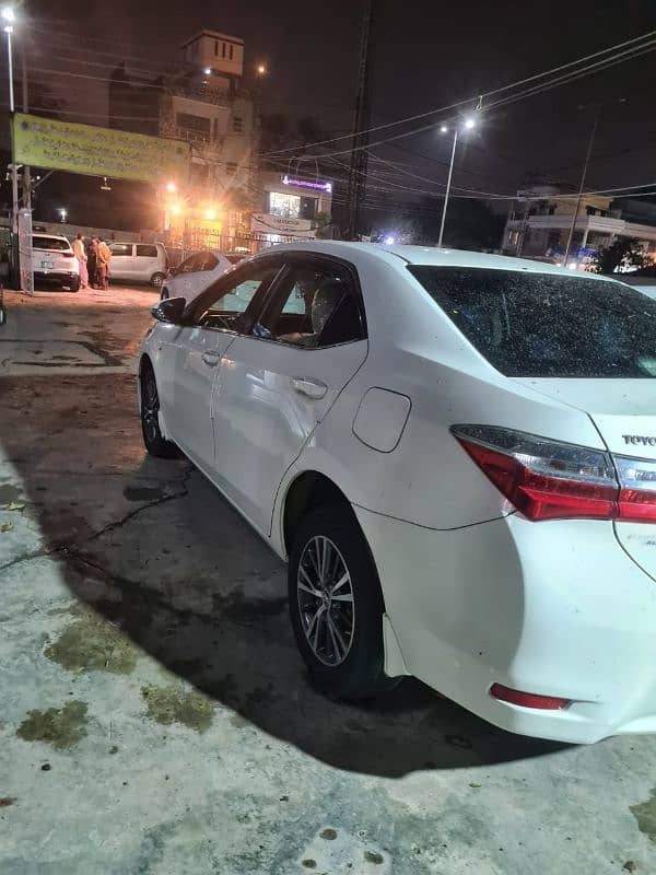 BANK LEASE Toyota Corolla GLI 2017/18 16