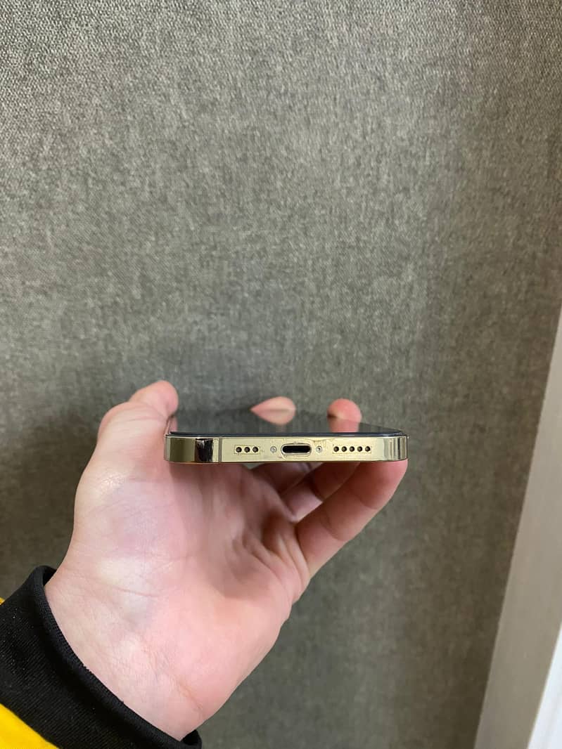 Iphone 12 pro 128gb Golden Factory Unlock Non PTA 5