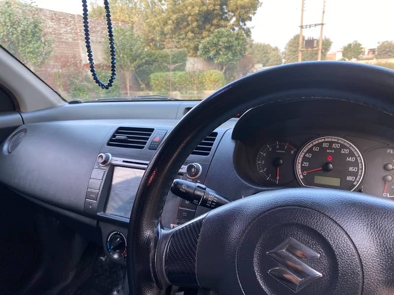 Suzuki Swift 2020 DLX navigation 11