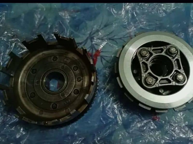 Honda 125 NSA Japan clutch housing 1