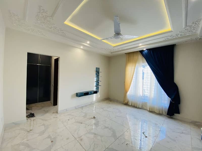 Luxury Brand New House For Sale In Good Location Phase 1 6