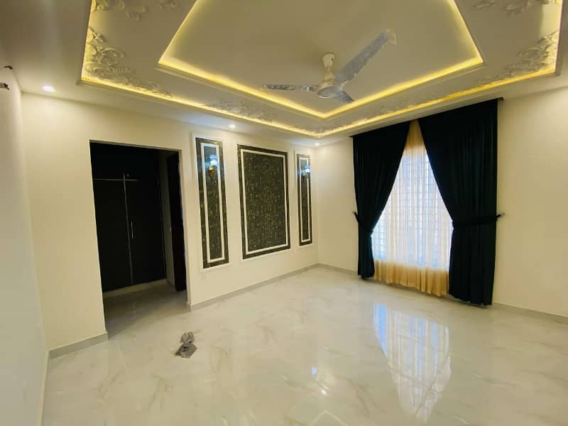 Luxury Brand New House For Sale In Good Location Phase 1 22