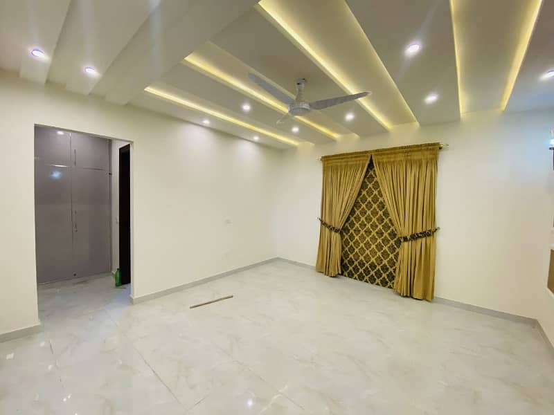 Luxury Brand New House For Sale In Good Location Phase 1 23