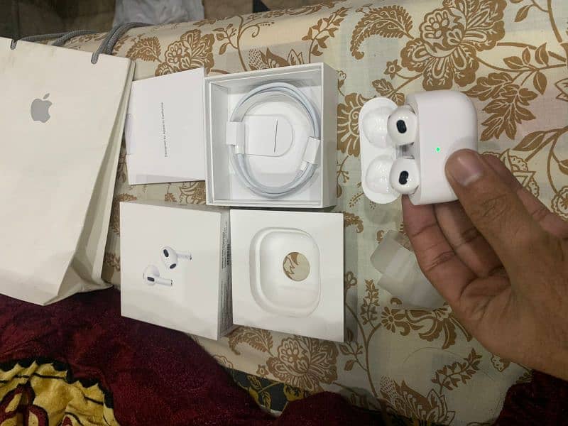 airpods 3rd generation 100% orgainal America sai buy keyay hy 0