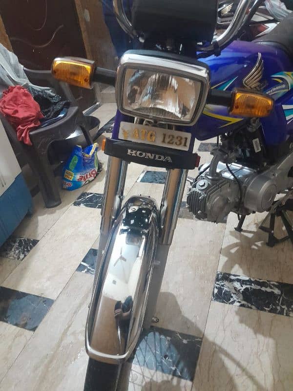 Honda 70cc. 23/24 model  new condition ha. contact: 03436322059 6