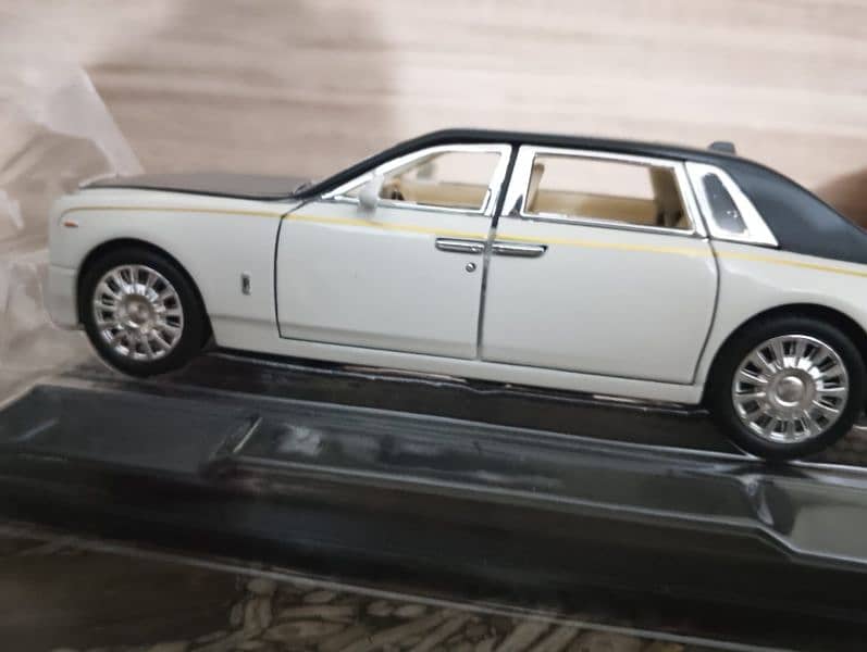 Rolls Royce phantom Diecast model 3